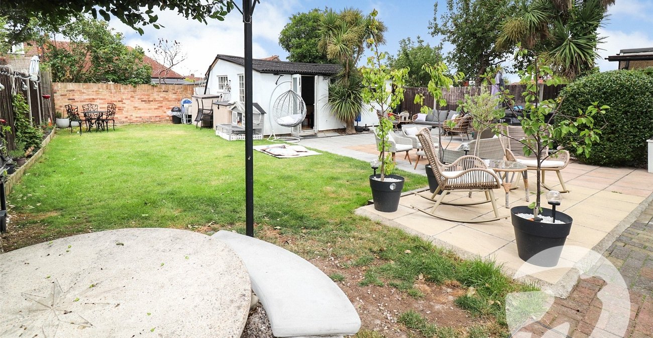 4 bedroom bungalow for sale in Northumberland Heath | Robinson Jackson