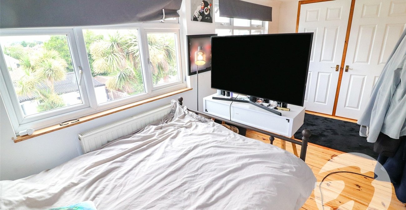 4 bedroom bungalow for sale in Northumberland Heath | Robinson Jackson