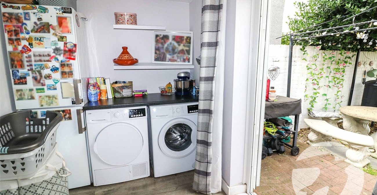 4 bedroom bungalow for sale in Northumberland Heath | Robinson Jackson