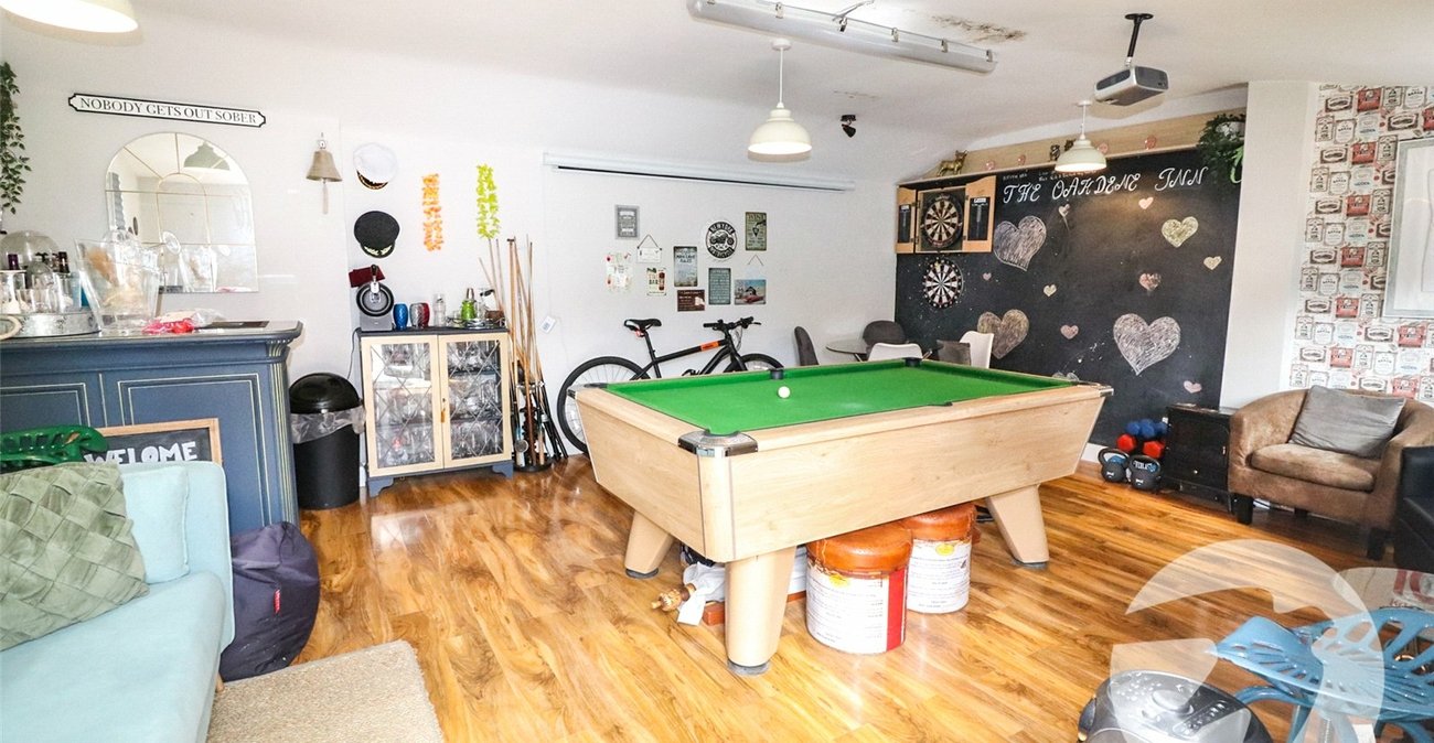 4 bedroom bungalow for sale in Northumberland Heath | Robinson Jackson