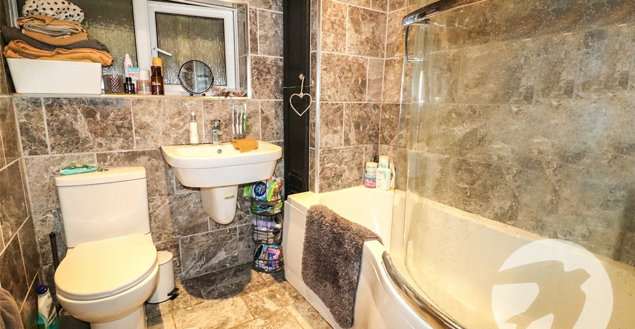 4 bedroom bungalow for sale in Northumberland Heath | Robinson Jackson