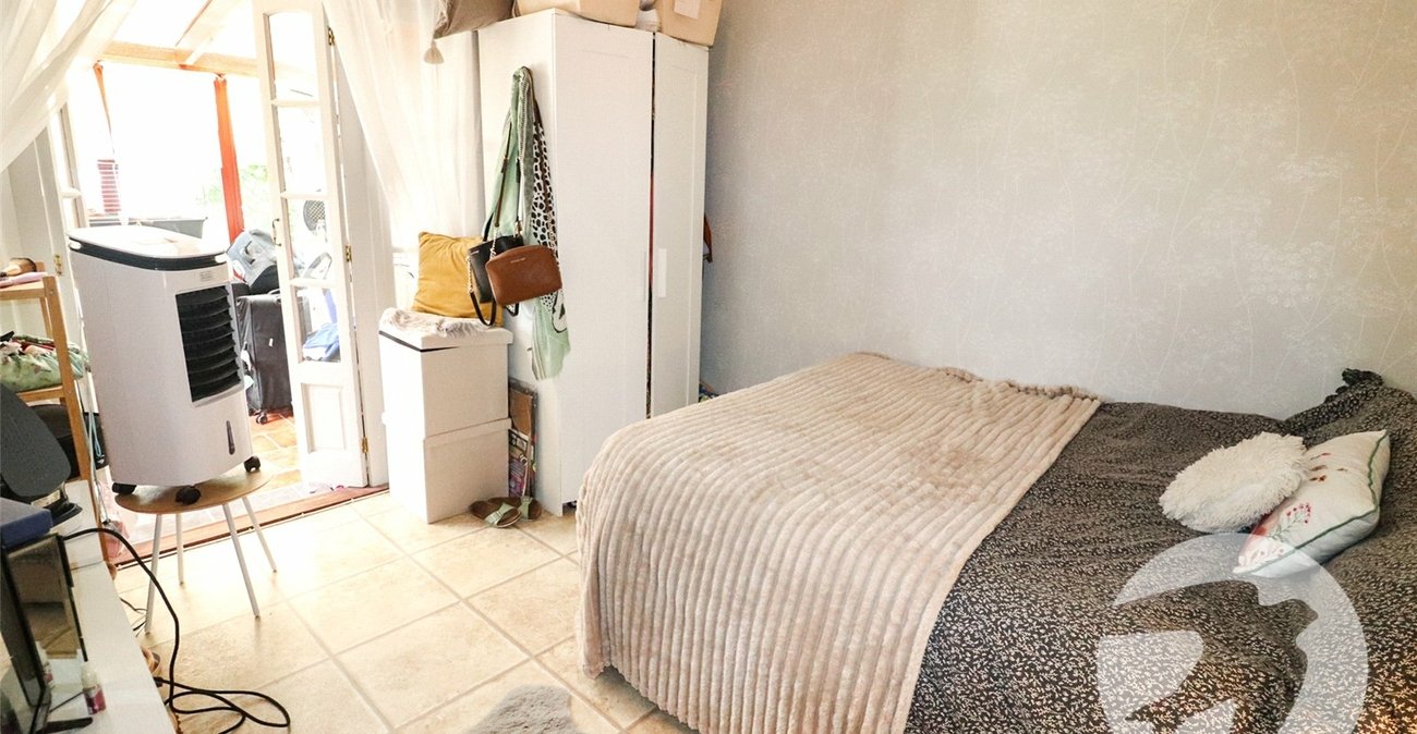 4 bedroom bungalow for sale in Northumberland Heath | Robinson Jackson