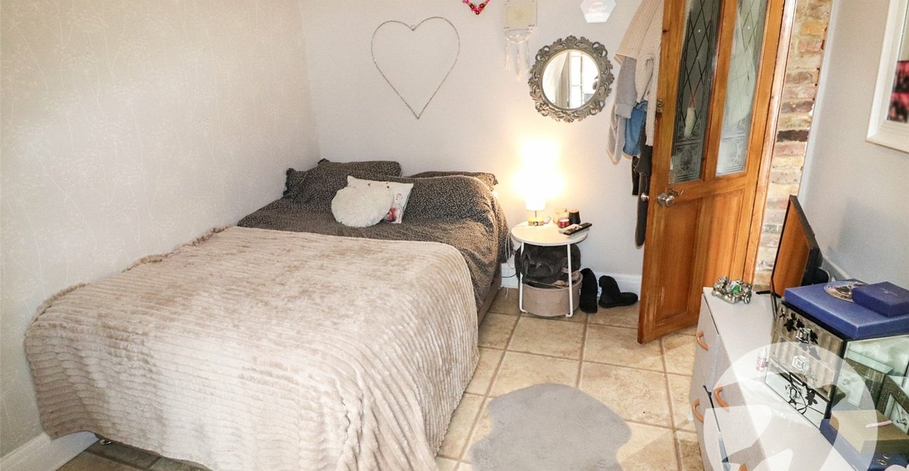 4 bedroom bungalow for sale in Northumberland Heath | Robinson Jackson