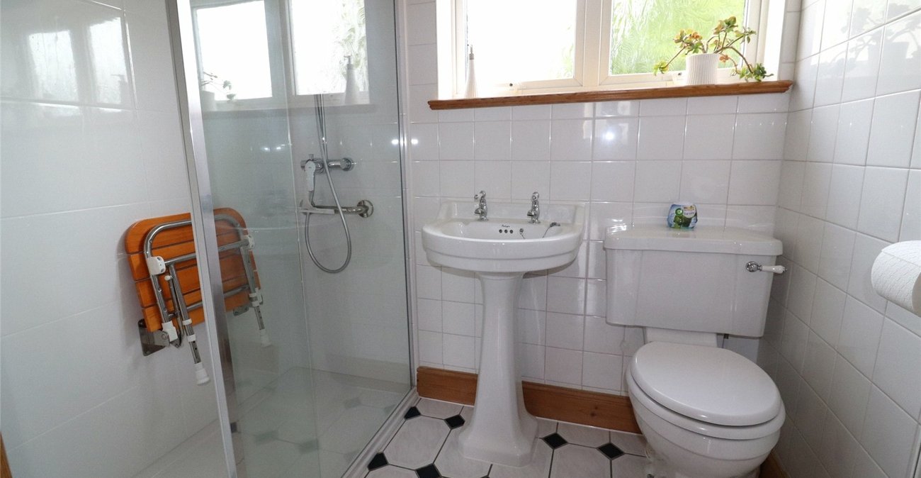 2 bedroom bungalow for sale in Northumberland Heath | Robinson Jackson