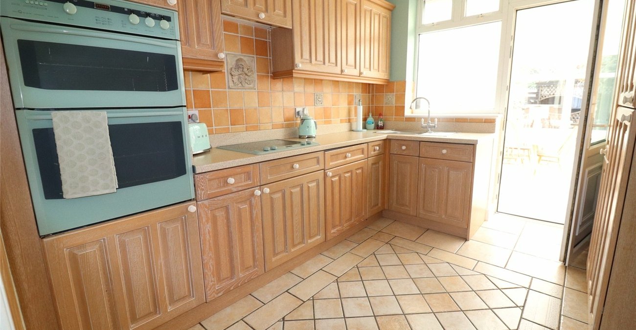 2 bedroom bungalow for sale in Northumberland Heath | Robinson Jackson