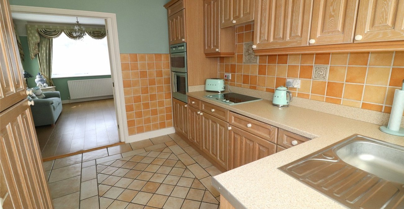 2 bedroom bungalow for sale in Northumberland Heath | Robinson Jackson