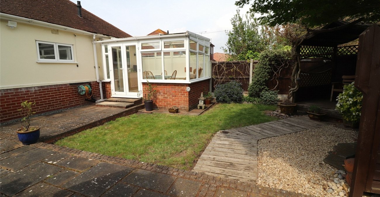 2 bedroom bungalow for sale in Northumberland Heath | Robinson Jackson