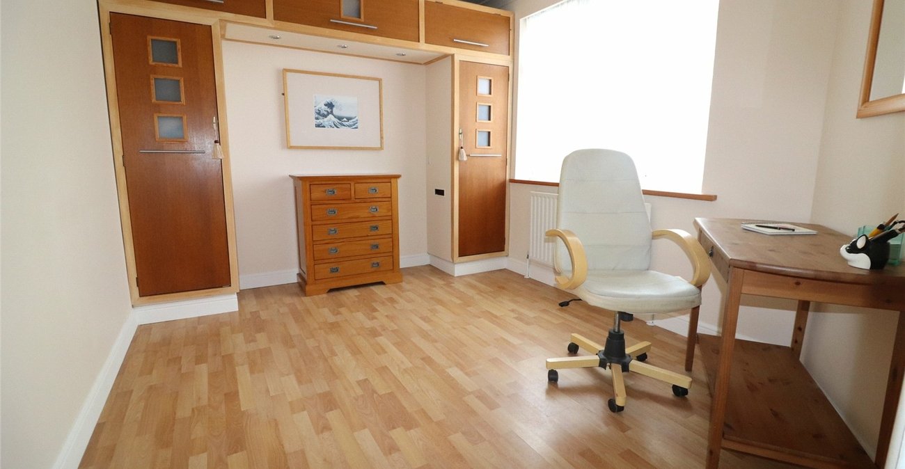 2 bedroom bungalow for sale in Northumberland Heath | Robinson Jackson