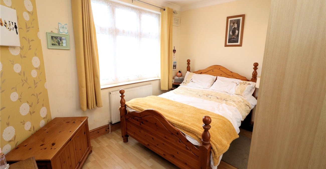 2 bedroom bungalow for sale in Northumberland Heath | Robinson Jackson