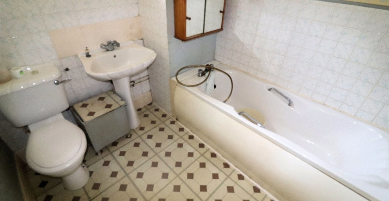 2 bedroom bungalow for sale in Northumberland Heath | Robinson Jackson