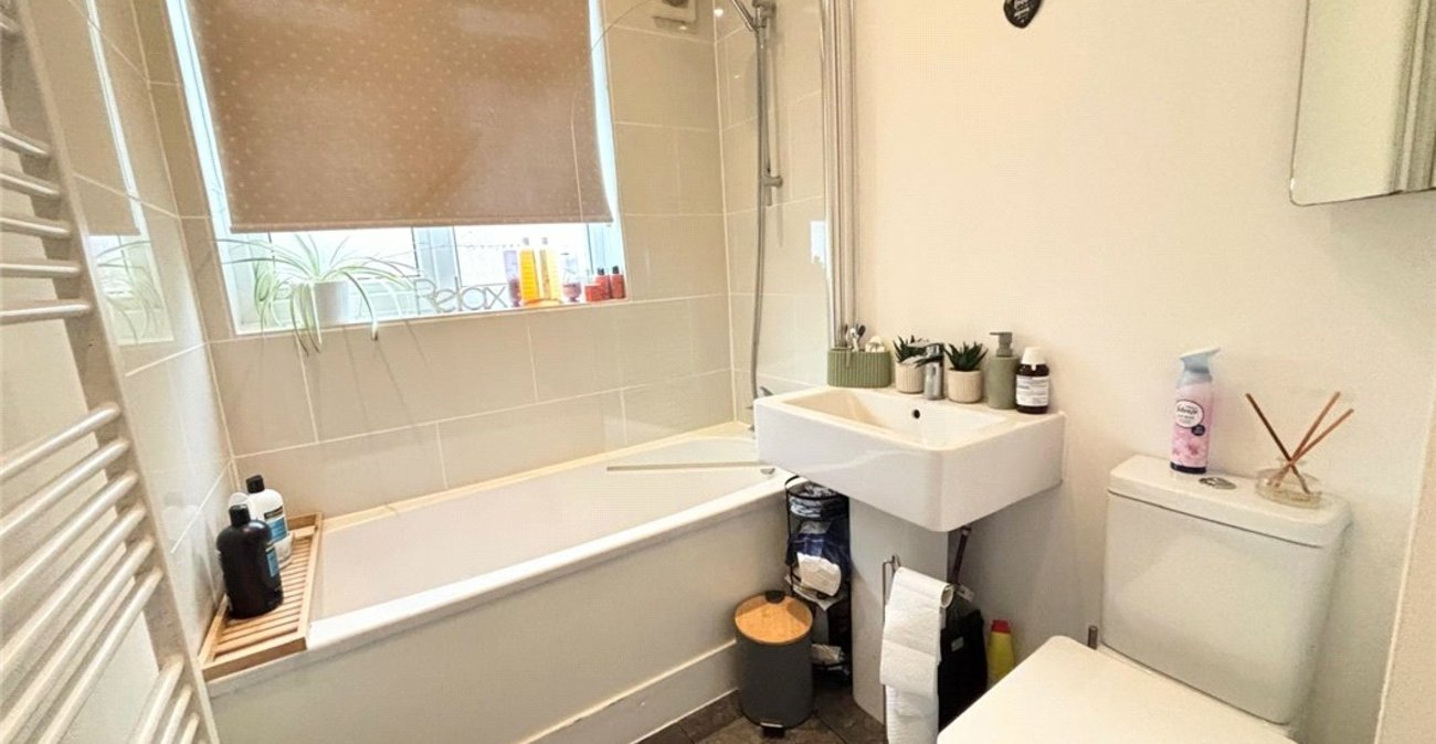 2 bedroom property for sale in Orpington | Robinson Jackson