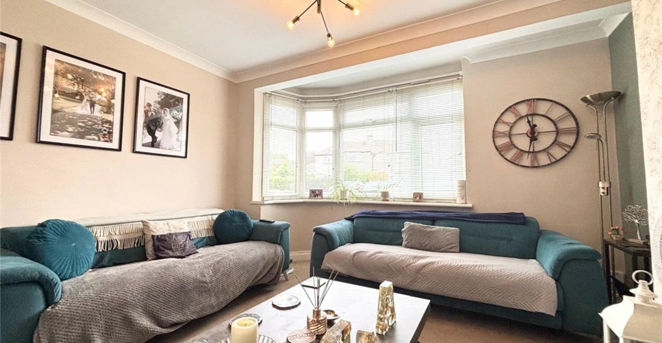 2 bedroom property for sale in Orpington | Robinson Jackson