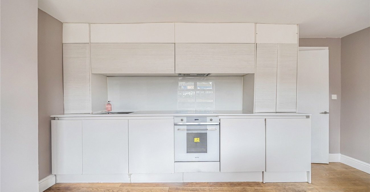 2 bedroom property for sale in London | Robinson Jackson