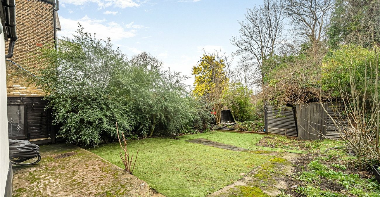 2 bedroom property for sale in London | Robinson Jackson