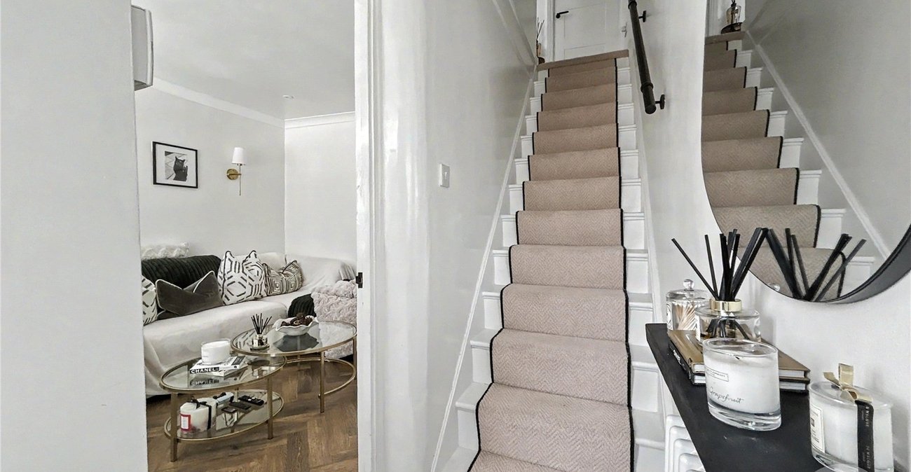 2 bedroom house for sale in Sidcup | Robinson Jackson