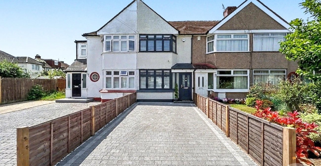 2 bedroom house for sale in Sidcup | Robinson Jackson