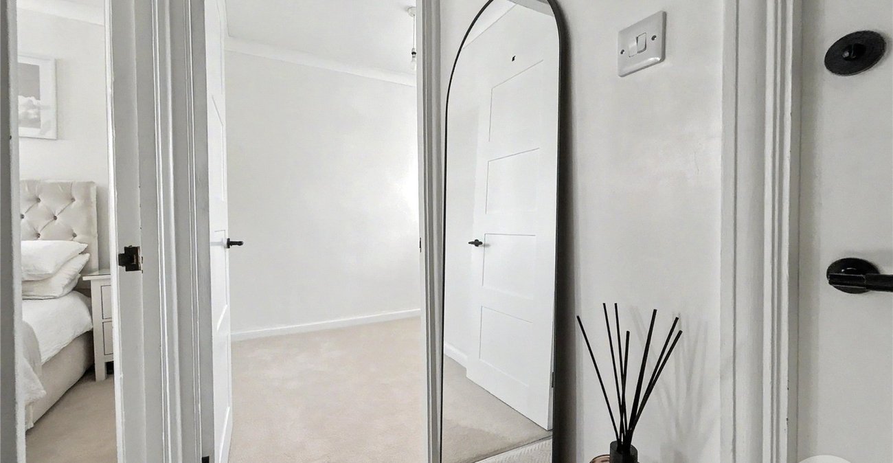 2 bedroom house for sale in Sidcup | Robinson Jackson