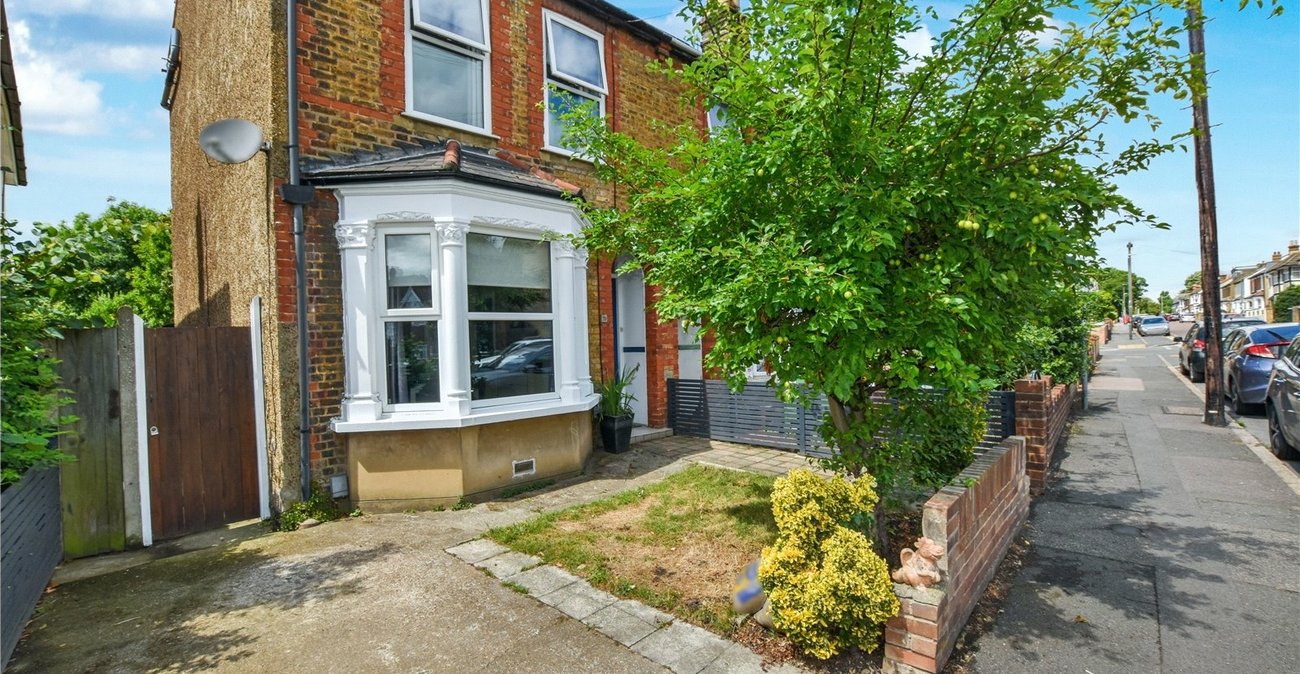 4 bedroom house for sale in Bexleyheath | Robinson Jackson