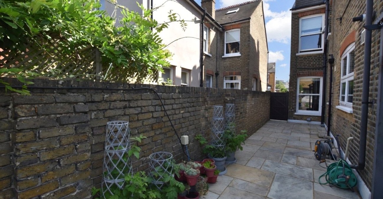 4 bedroom house for sale in Bexleyheath | Robinson Jackson