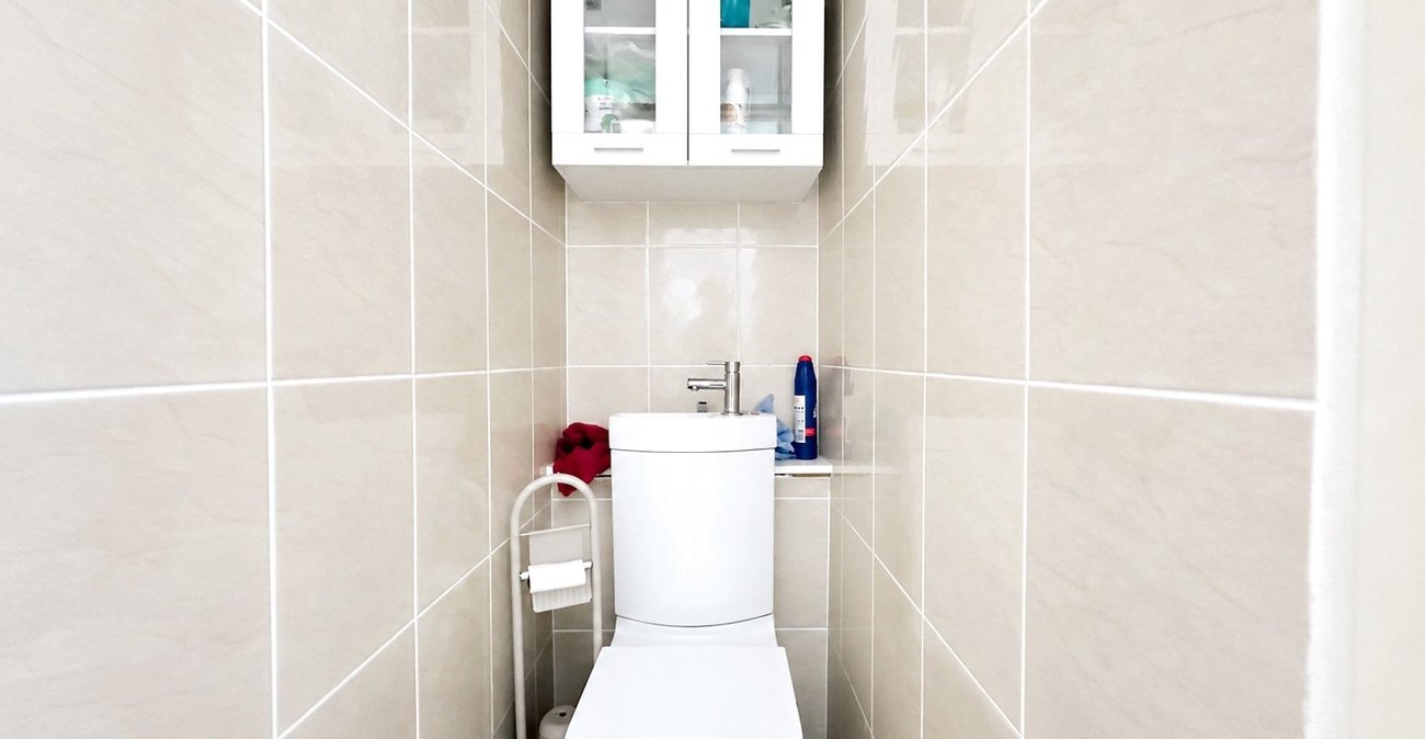 2 bedroom property for sale in Bromley | Robinson Jackson