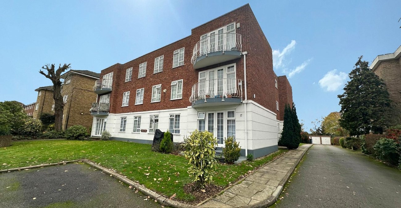 2 bedroom property for sale in Bromley | Robinson Jackson