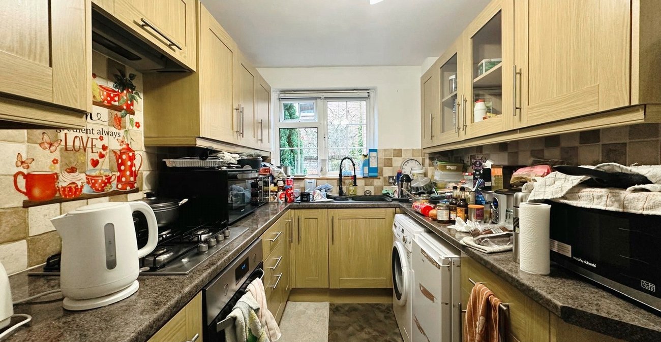 2 bedroom property for sale in Bromley | Robinson Jackson