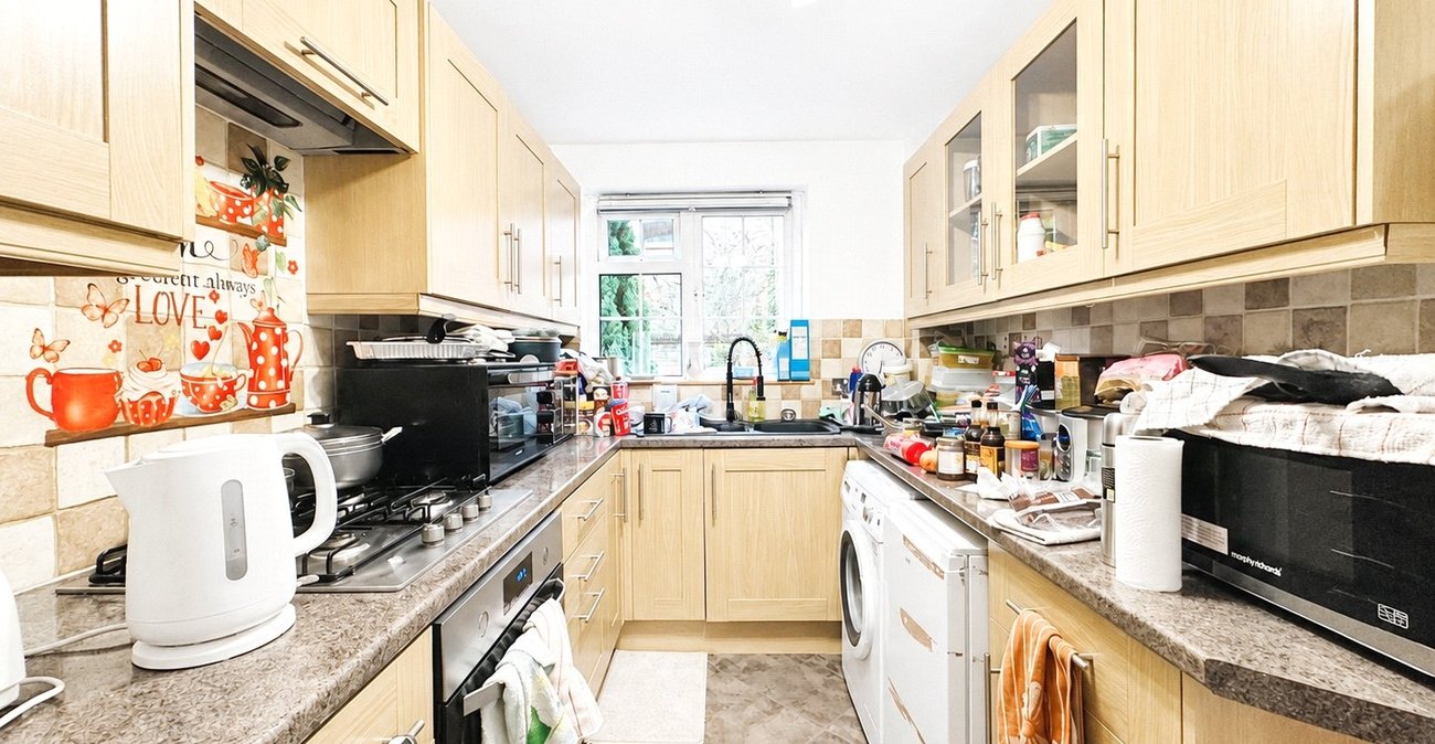 2 bedroom property for sale in Bromley | Robinson Jackson