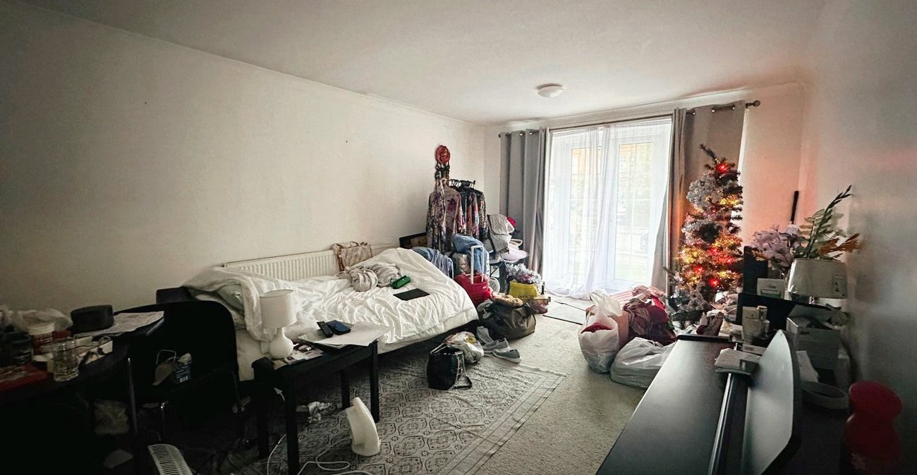 2 bedroom property for sale in Bromley | Robinson Jackson