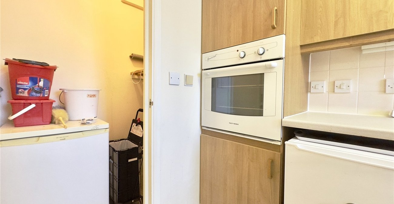 2 bedroom property for sale in Swanley | Robinson Jackson