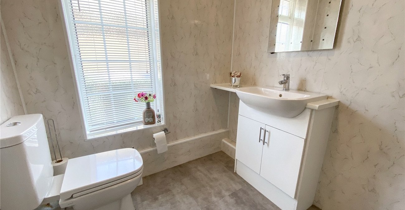 3 bedroom bungalow for sale in Bexley | Robinson Jackson