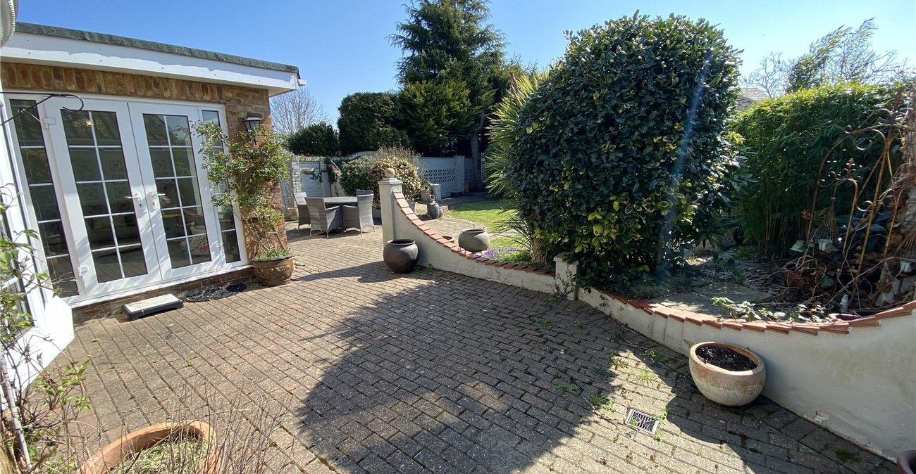 3 bedroom bungalow for sale in Bexley | Robinson Jackson