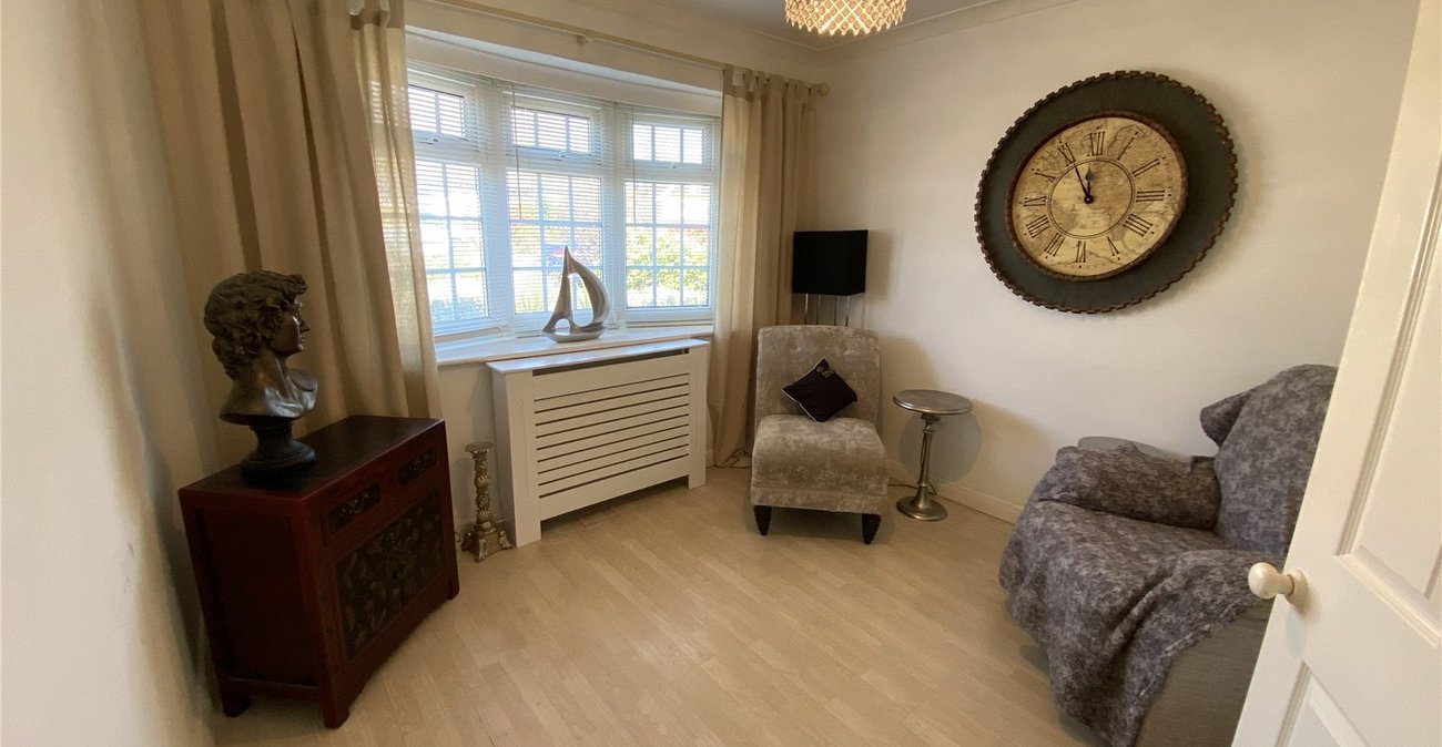 3 bedroom bungalow for sale in Bexley | Robinson Jackson