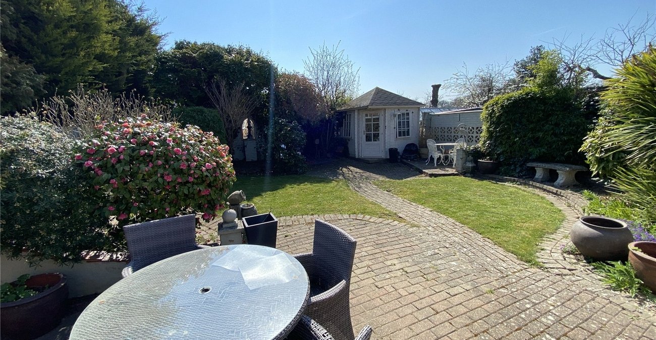 3 bedroom bungalow for sale in Bexley | Robinson Jackson