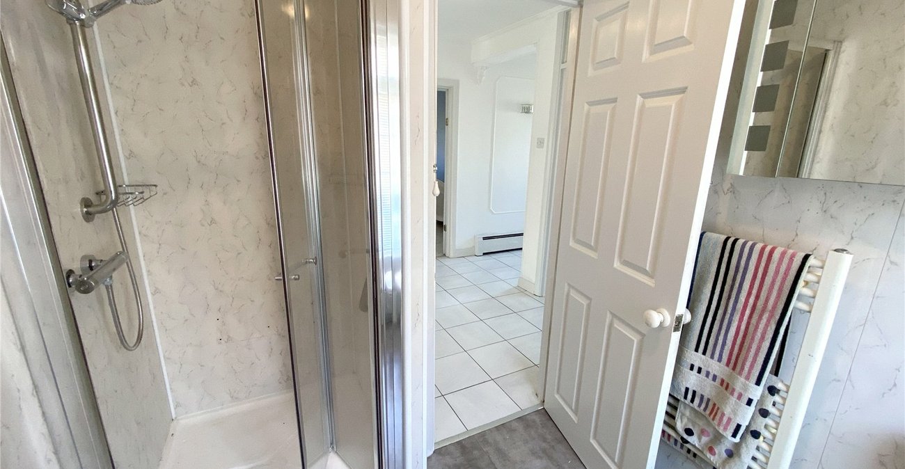 3 bedroom bungalow for sale in Bexley | Robinson Jackson