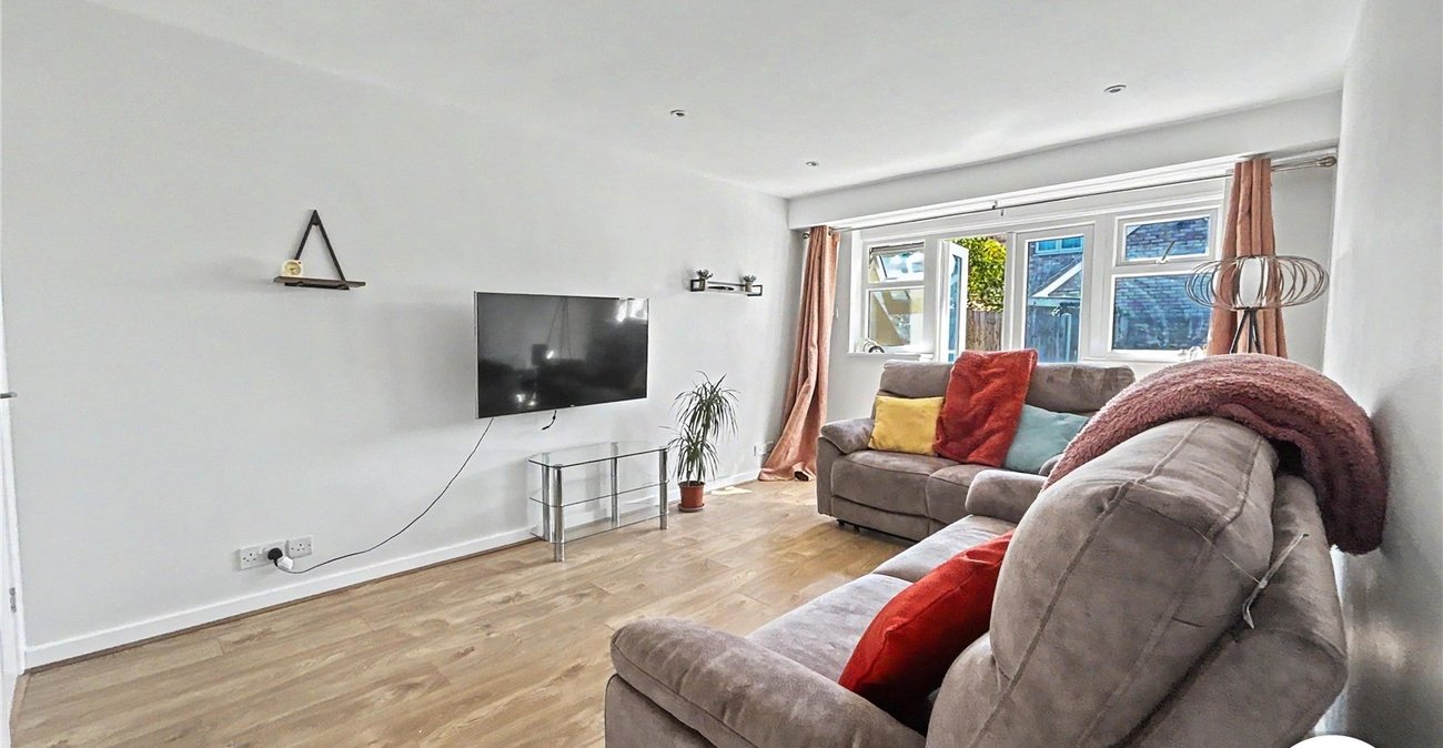 3 bedroom bungalow for sale in Bexley | Robinson Jackson