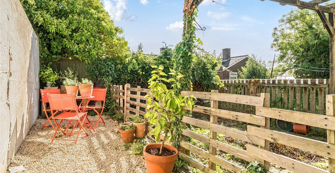 2 bedroom property for sale in  | Robinson Jackson