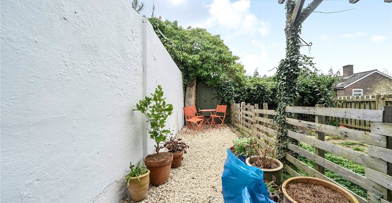 2 bedroom property for sale in Sydenham | Robinson Jackson