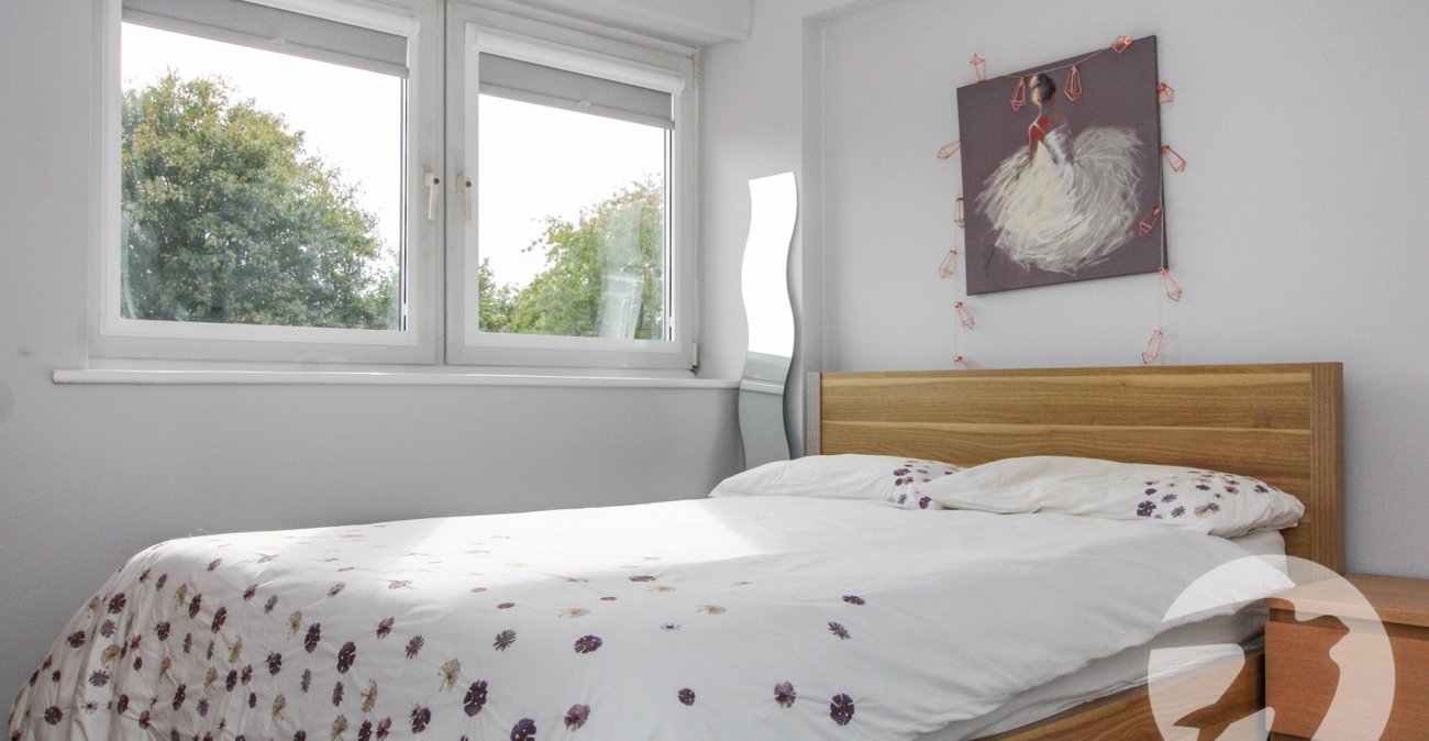 2 bedroom property for sale in London | Robinson Jackson