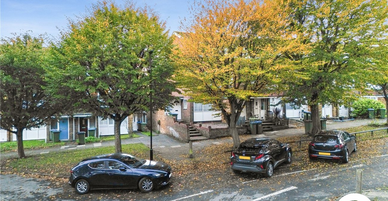 2 bedroom property for sale in London | Robinson Jackson