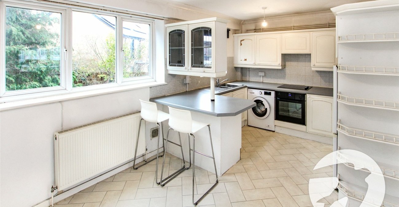 2 bedroom property for sale in London | Robinson Jackson