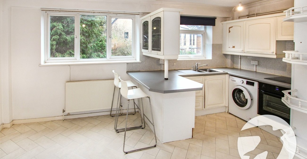 2 bedroom property for sale in London | Robinson Jackson