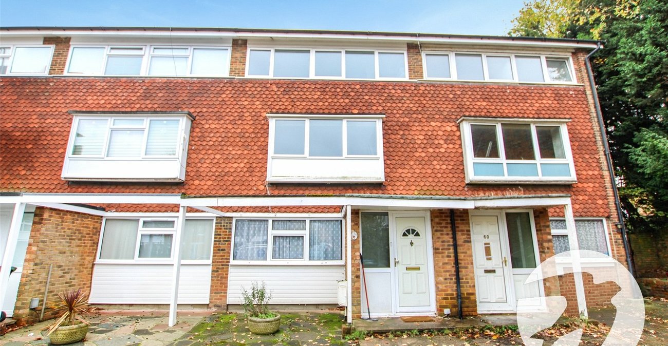 2 bedroom property for sale in London | Robinson Jackson