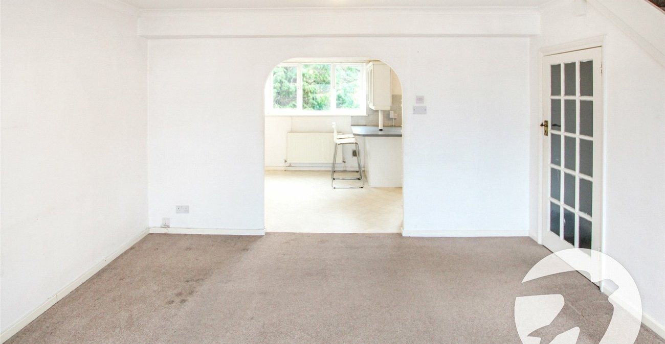 2 bedroom property for sale in London | Robinson Jackson