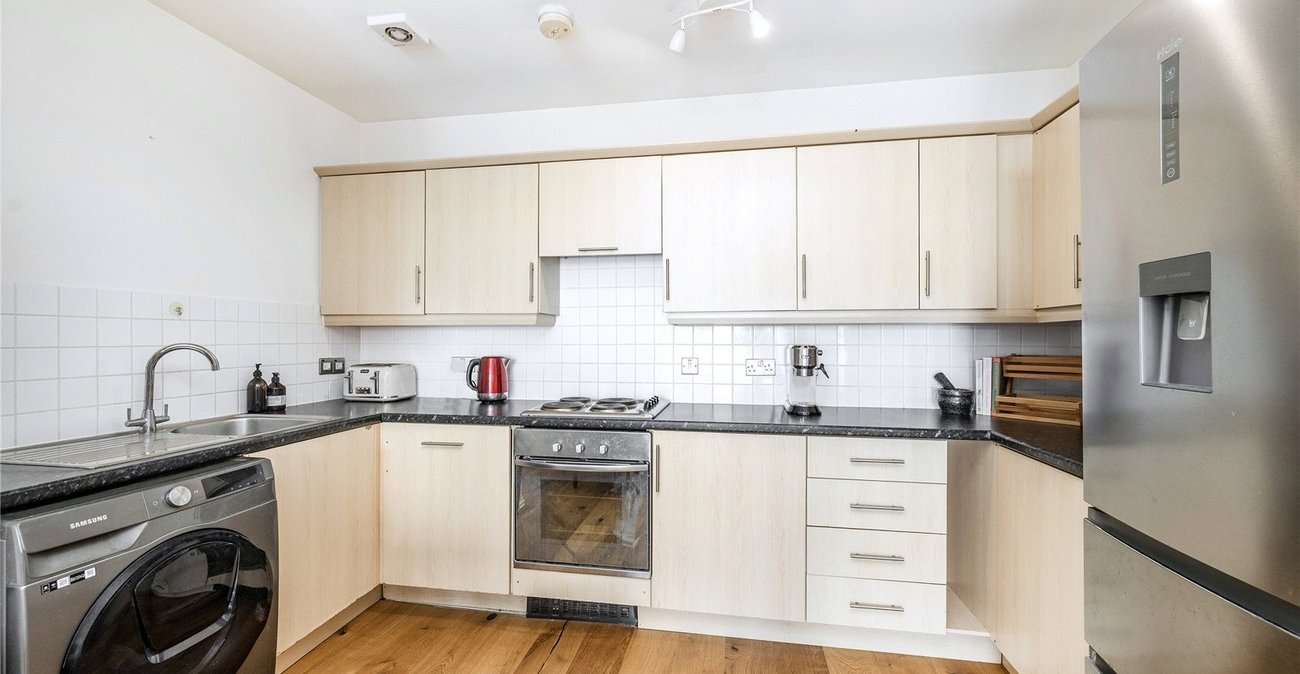 1 bedroom property for sale in Hither Green | Robinson Jackson