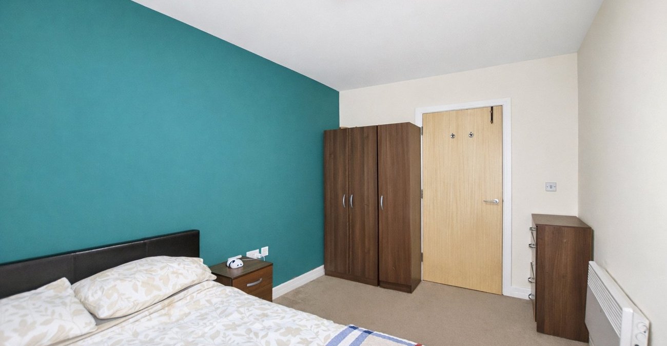 3 bedroom property for sale in London | Robinson Jackson