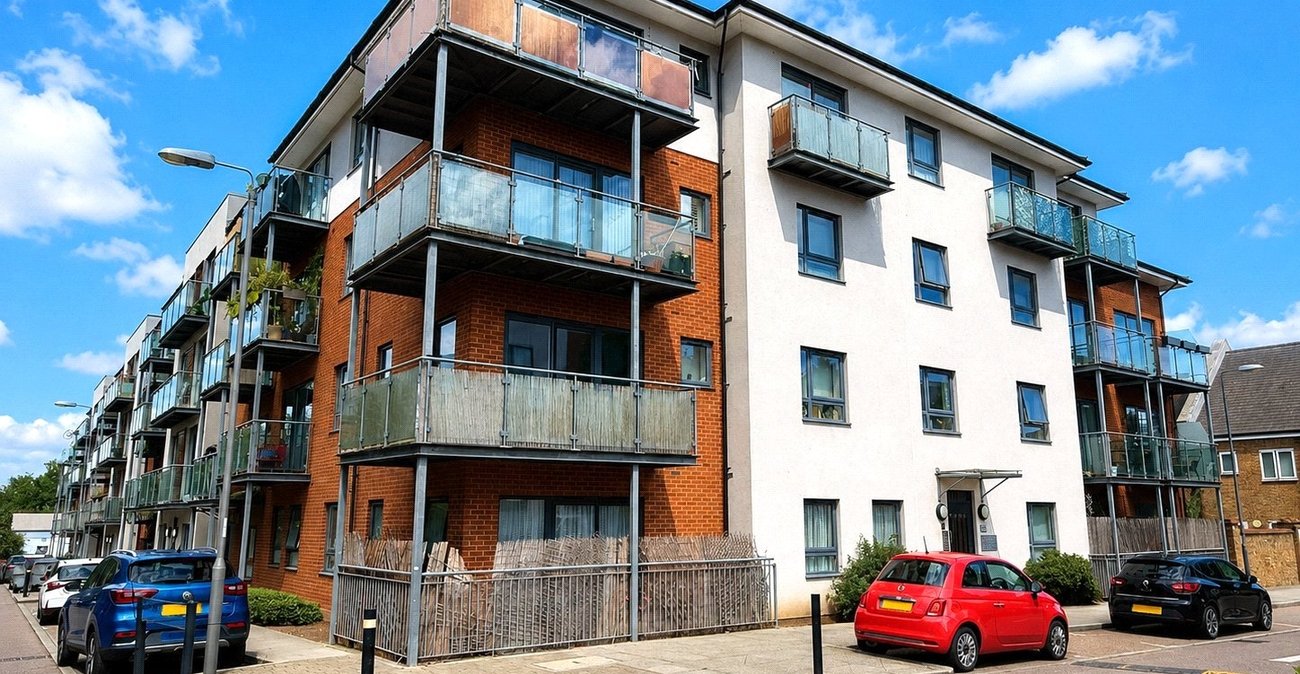 1 bedroom property for sale in London | Robinson Jackson