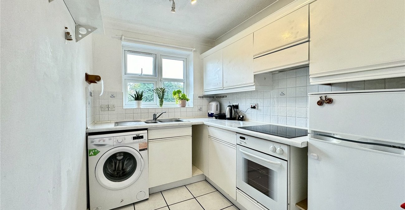 1 bedroom property for sale in Lawn Close | Robinson Jackson