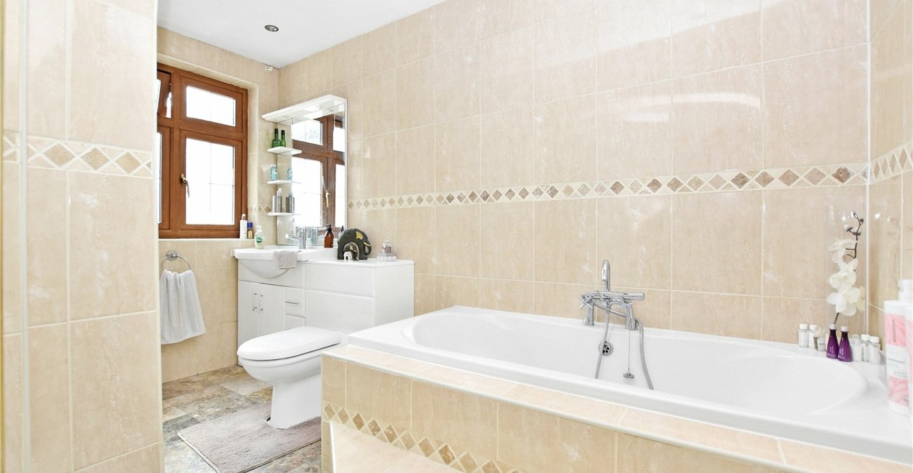 4 bedroom house for sale in Bexleyheath | Robinson Jackson