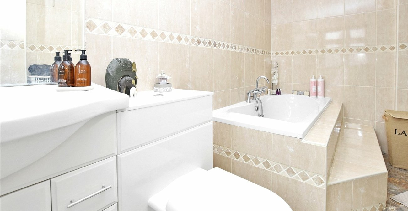 4 bedroom house for sale in Bexleyheath | Robinson Jackson