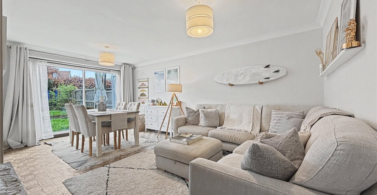 3 bedroom house for sale in Rainham | Robinson Michael & Jackson